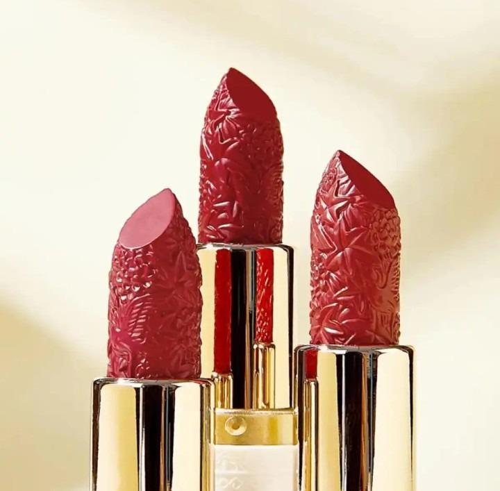 Premium Matte Lipstick Set 3 Shades Gold Accents