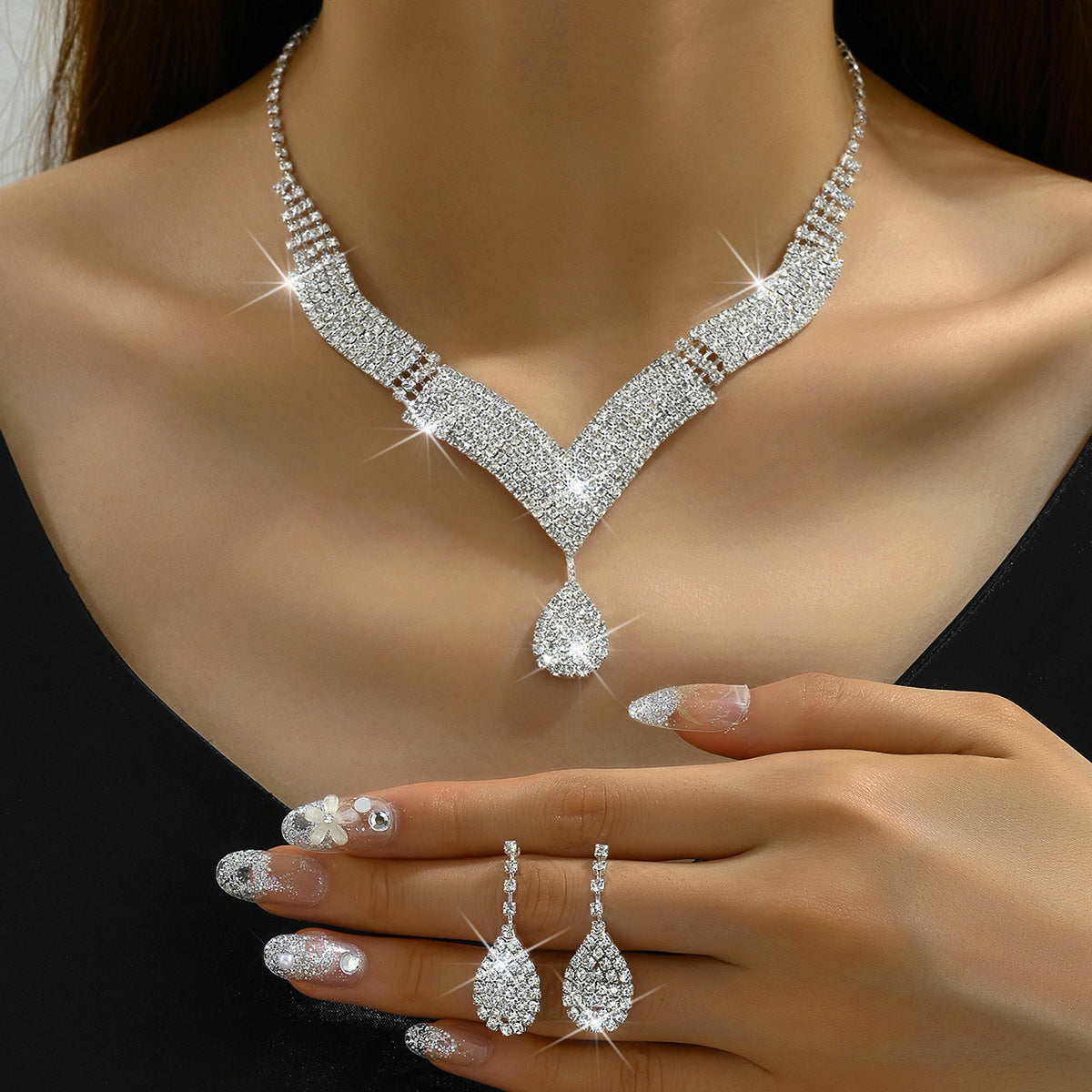 Sparkling V-Neck Jewelry Set for Pakistani Bridal Wear