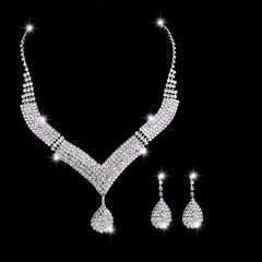 Sparkling V-Neck Jewelry Set for Pakistani Bridal Wear