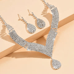 Sparkling V-Neck Jewelry Set for Pakistani Bridal Wear