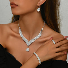 Sparkling V-Neck Jewelry Set for Pakistani Bridal Wear